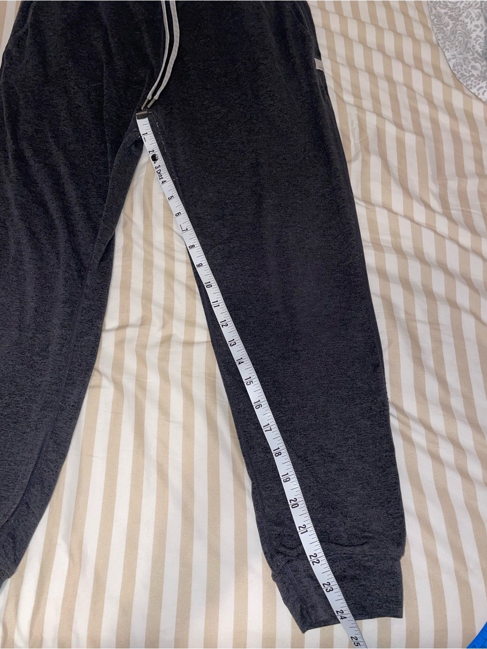 Vuori Performance Joggers-Women’s Sz M - Picture 6 of 12